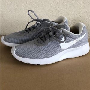 Nike Women’s Tanjun Running Shoes